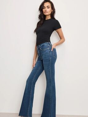Good American Good Leg Flare Jeans Mid/Rise in Dark Blue